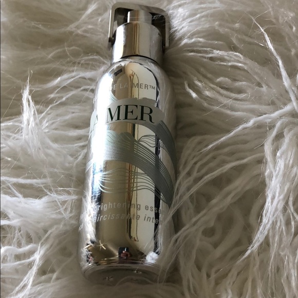 la mer brightening essence